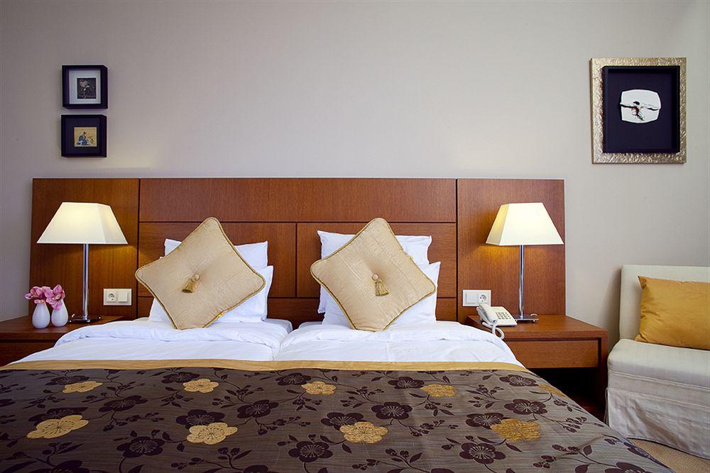 Nepheli Hotel Tesalonika Bagian luar foto