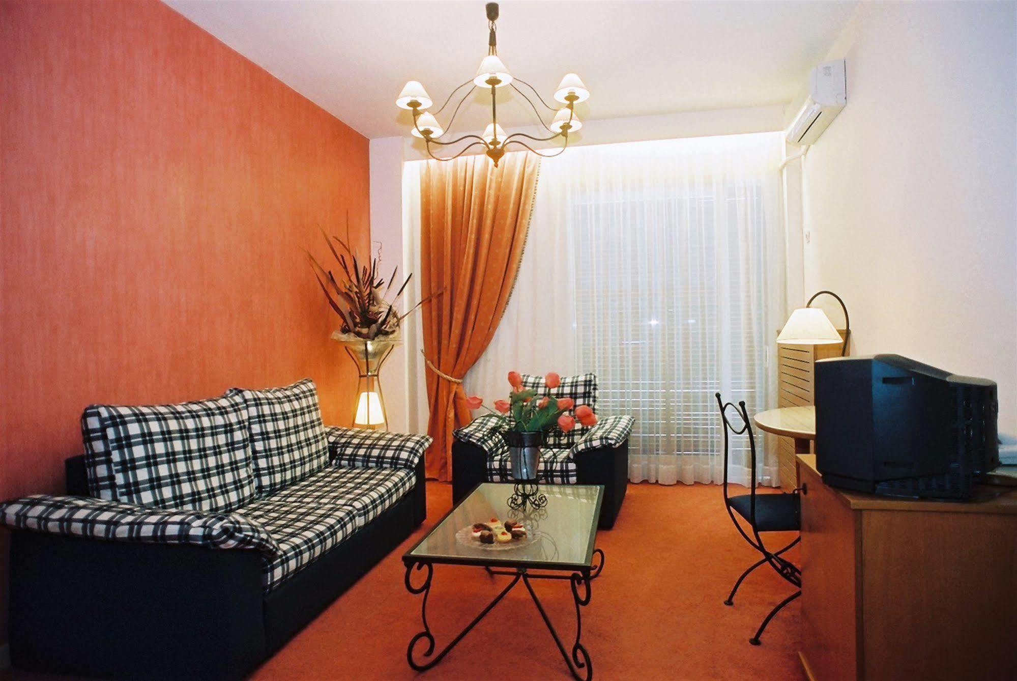 Nepheli Hotel Tesalonika Bagian luar foto